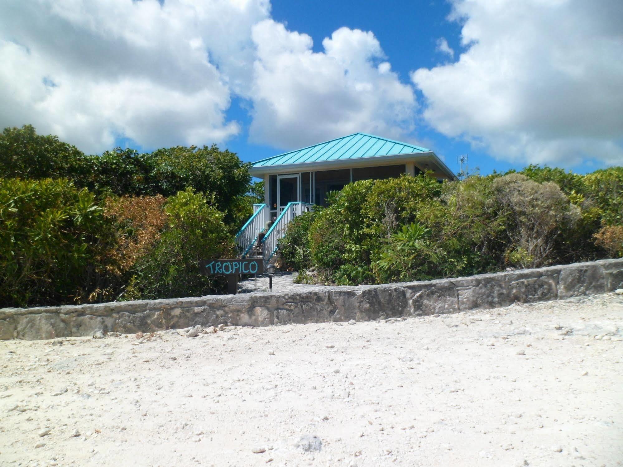 Blue Horizon Resort Conch Bar Exterior photo