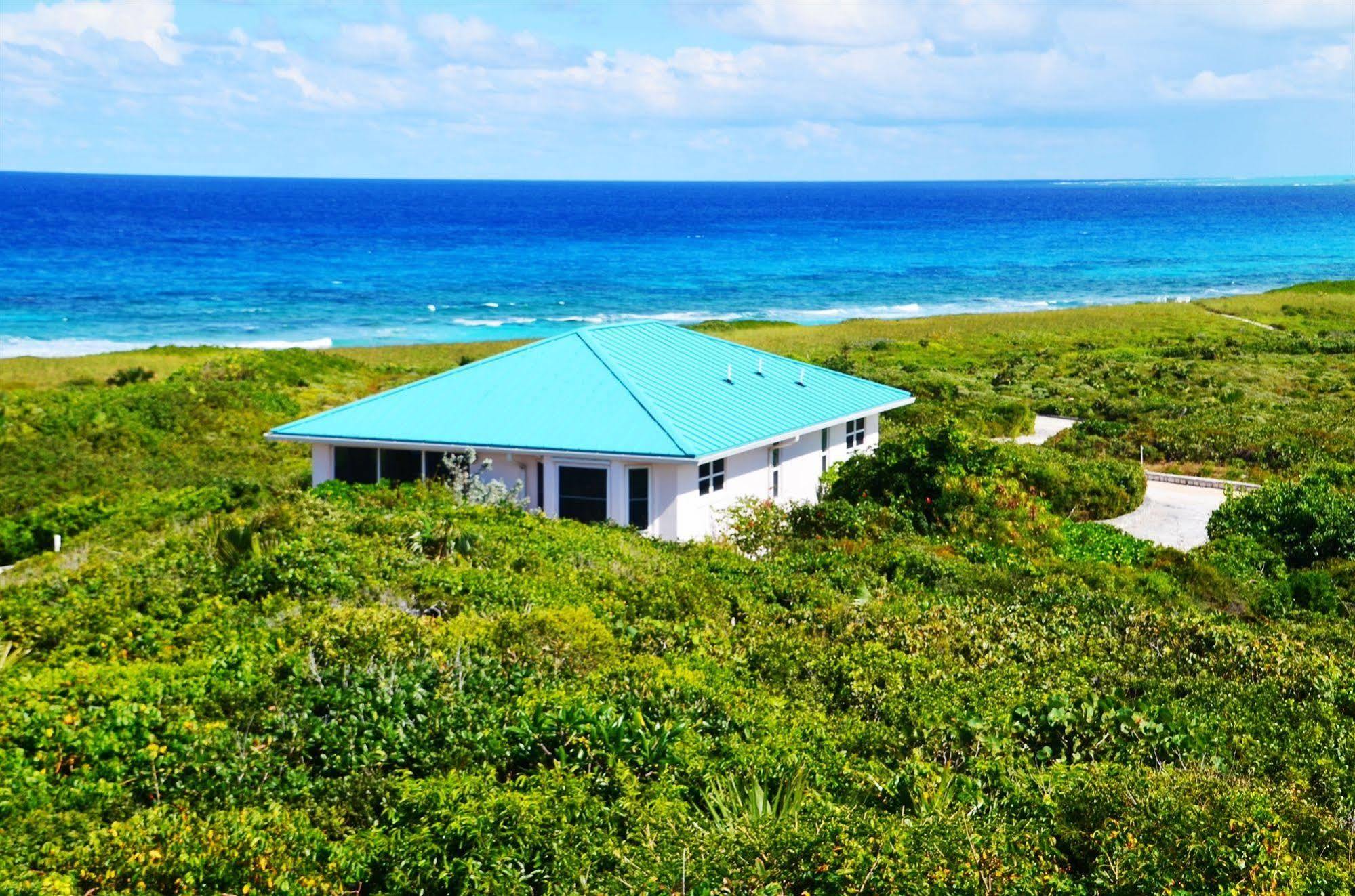 Blue Horizon Resort Conch Bar Exterior photo